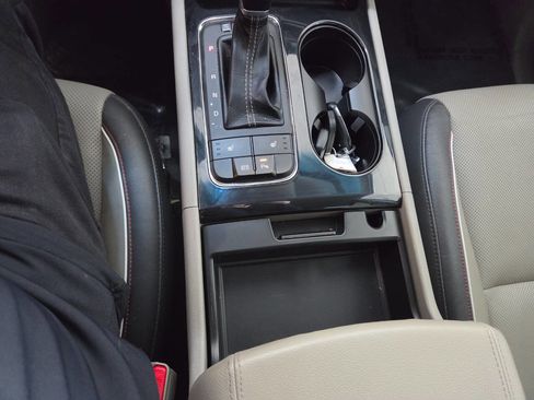 Used 2017 Kia Sedona EX image 32