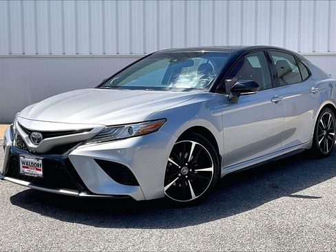 Used 2018 Toyota Camry XSE w/ Driver Assist Package FWD image 2