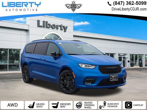 New 2026 Chrysler Pacifica Select w/ S Appearance Package AWD/4WD image 1