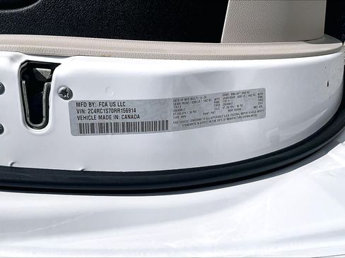 Used 2024 Chrysler Pacifica Limited FWD image 37