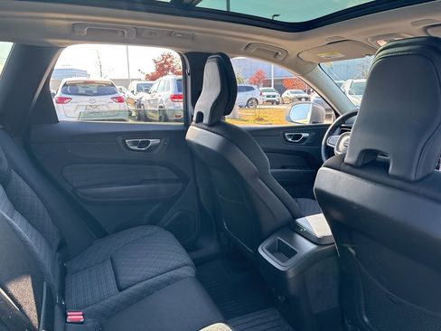 Certified 2023 Volvo XC60 B5 Core image 11