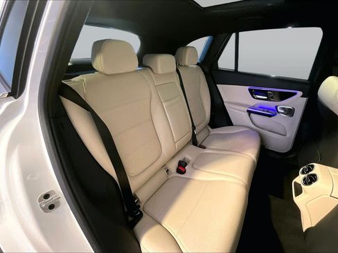 Used 2026 Mercedes-Benz GLC 300 4MATIC image 20
