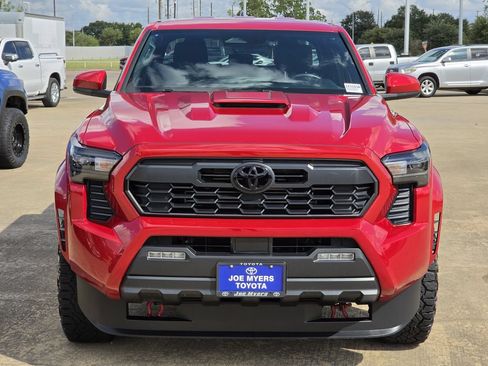 Used 2025 Toyota Tacoma TRD Sport AWD/4WD image 3