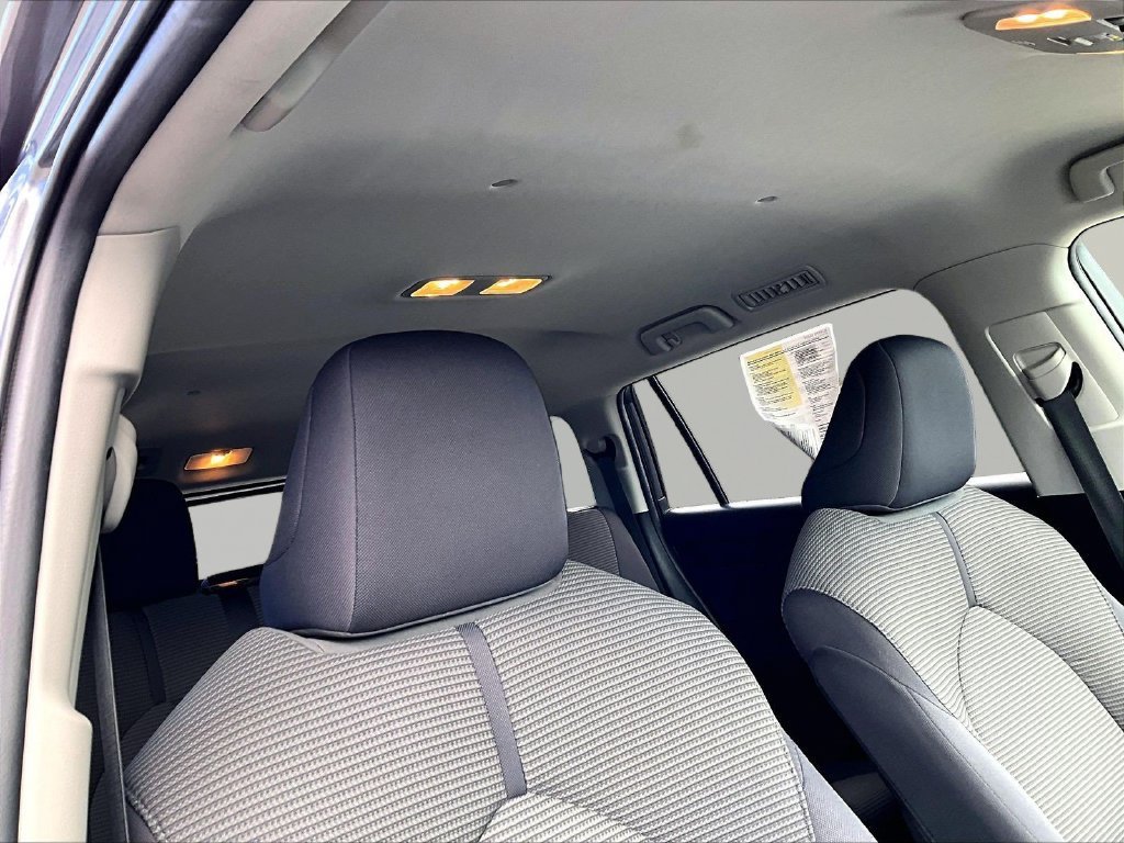 Used 2021 Toyota Highlander LE AWD/4WD image 23
