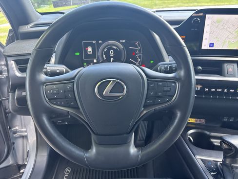 Used 2024 Lexus UX 250h AWD w/ Premium Package image 18