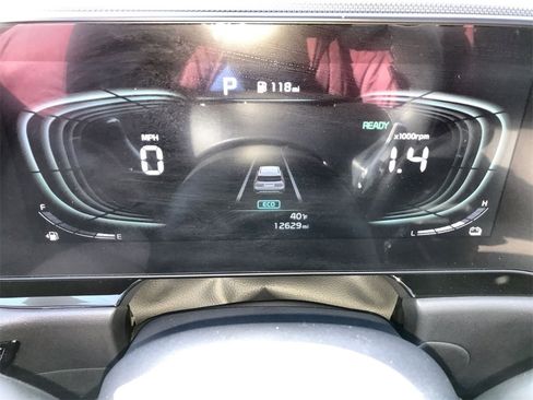 Used 2024 Kia Niro EX image 21