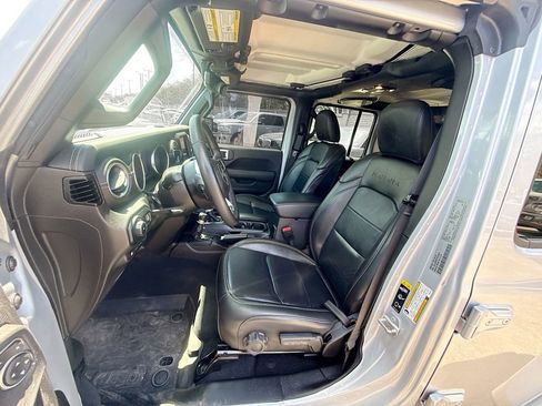 Used 2023 Jeep Wrangler Unlimited Sahara w/ Dual Top Group AWD/4WD image 23