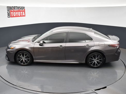 Used 2024 Toyota Camry SE image 17