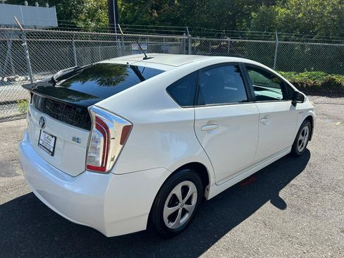 Used 2013 Toyota Prius Four FWD image 5