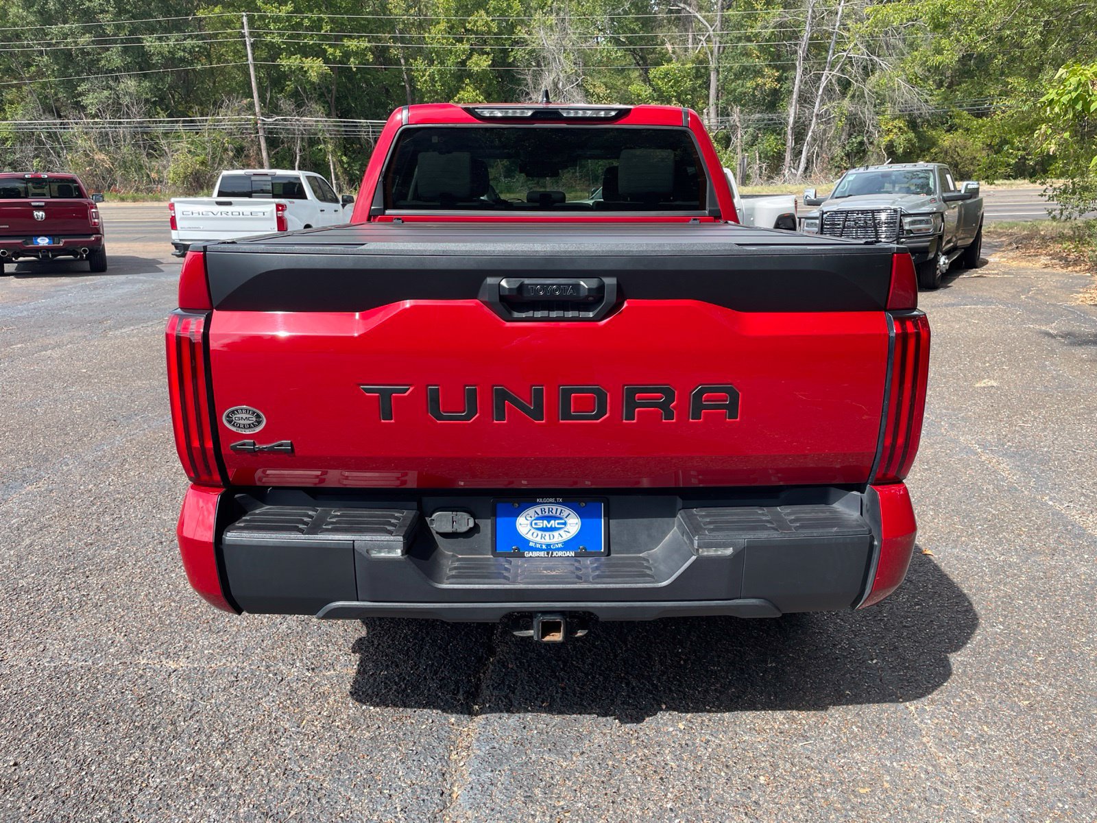 Used 2022 Toyota Tundra SR5 AWD/4WD image 5
