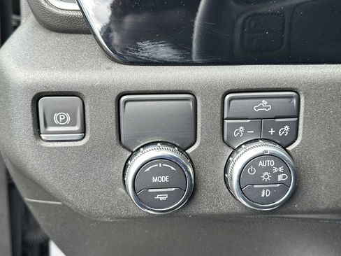 Used 2024 GMC Sierra 1500 Elevation image 19