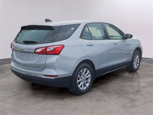 Used 2018 Chevrolet Equinox LS w/ LPO, Cargo Package image 4