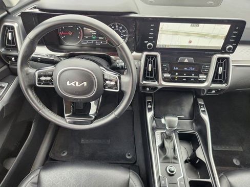 Used 2023 Kia Sorento S image 28