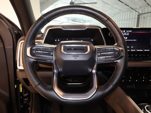 Certified 2023 GMC Canyon Denali w/ Denali Black Edition AWD/4WD image 10