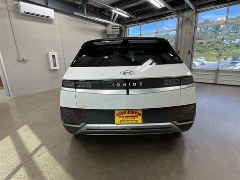 Used 2024 Hyundai Ioniq 5 SEL RWD image 4