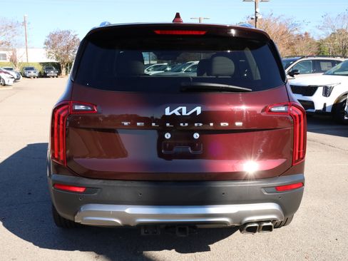 Used 2022 Kia Telluride EX w/ EX Premium Package image 18