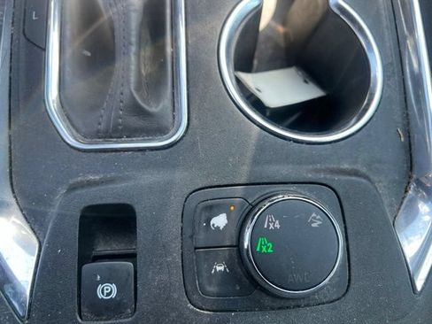 Used 2023 Chevrolet Traverse LT AWD/4WD image 32
