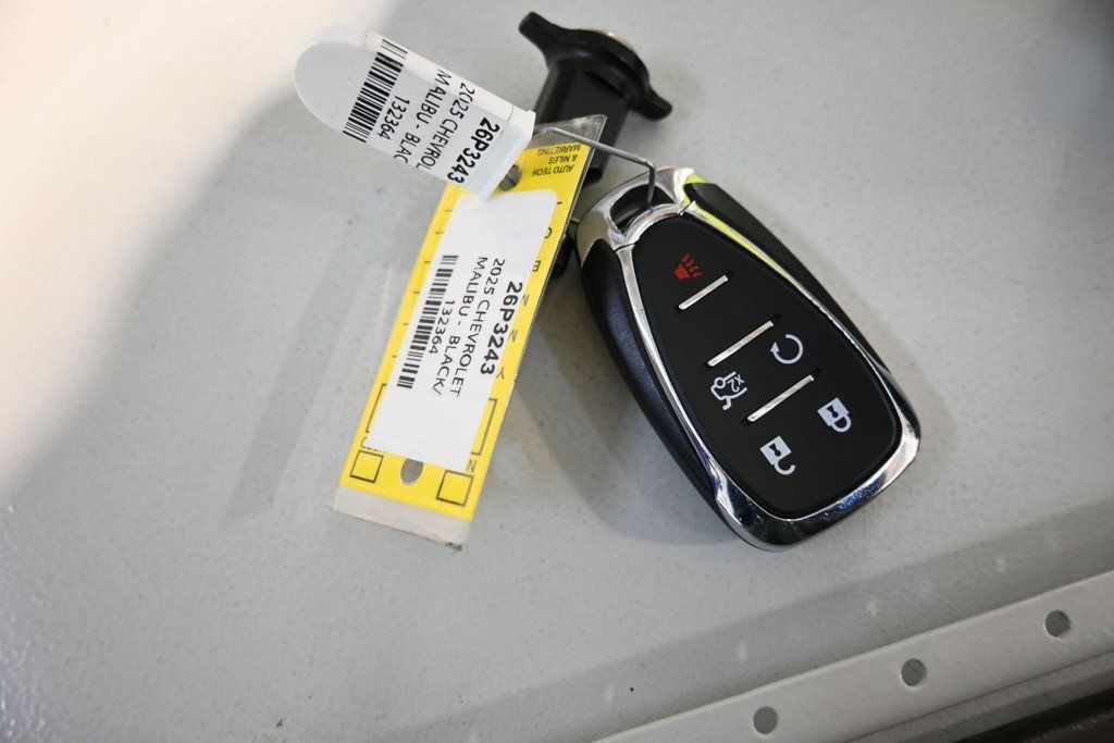 Used 2025 Chevrolet Malibu LT FWD image 20