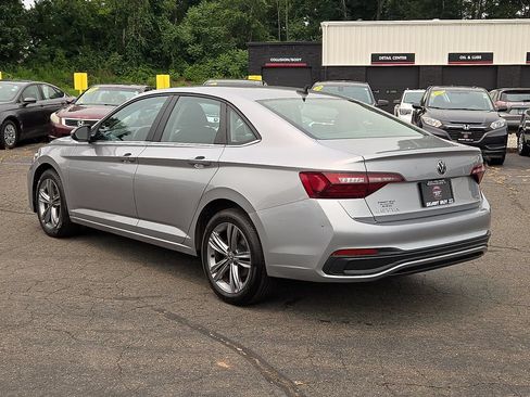 Used 2024 Volkswagen Jetta SE FWD image 7