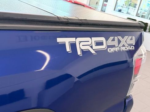 Used 2023 Toyota Tacoma TRD Off-Road w/ TRD Premium Off Road Package AWD/4WD image 13