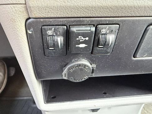 Used 2018 Toyota Sienna XLE FWD image 44