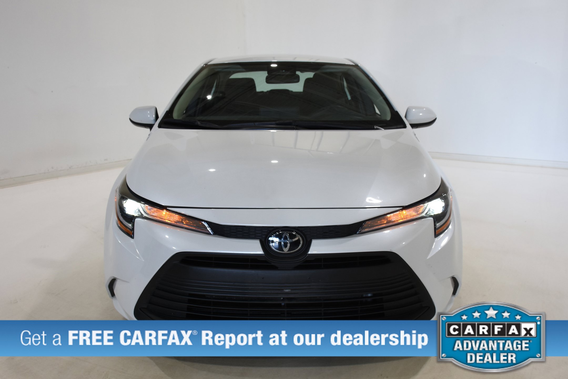 Used 2026 Toyota Corolla LE FWD image 2