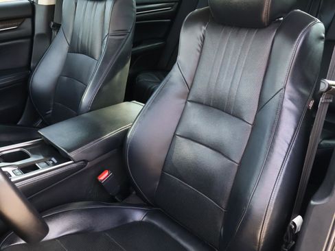 Used 2018 Honda Accord Touring image 12