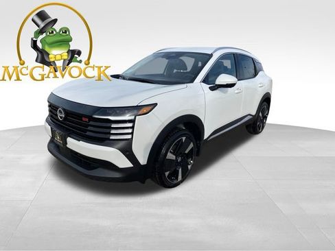 New 2025 Nissan Kicks SR image 1