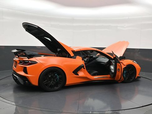 Used 2023 Chevrolet Corvette Stingray Preferred Cpe w/ Battery Protection Package RWD image 31