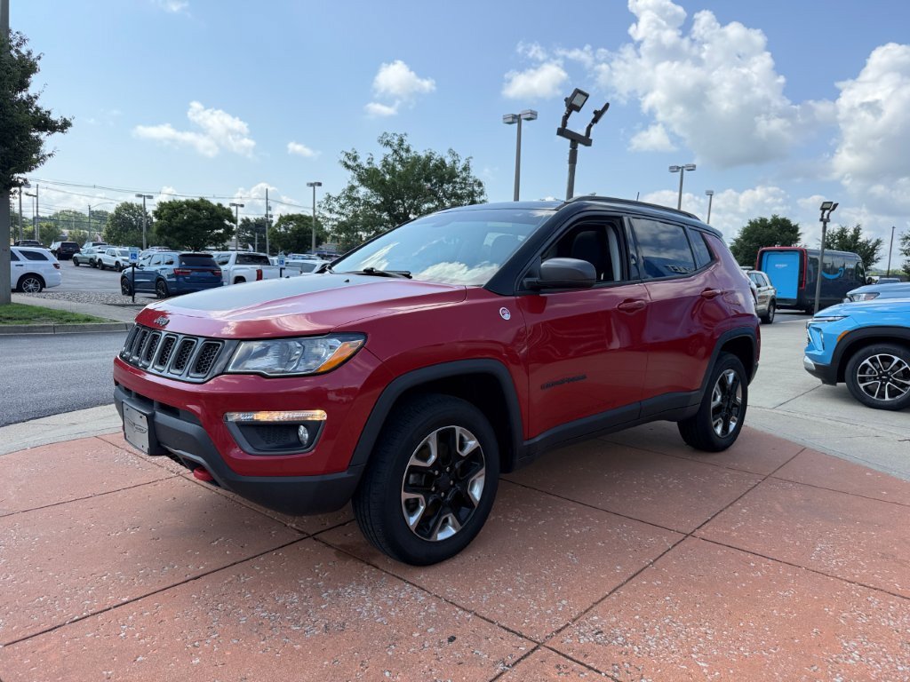 Used 2017 Jeep Compass Trailhawk w/ Leather Interior Group AWD/4WD image 3