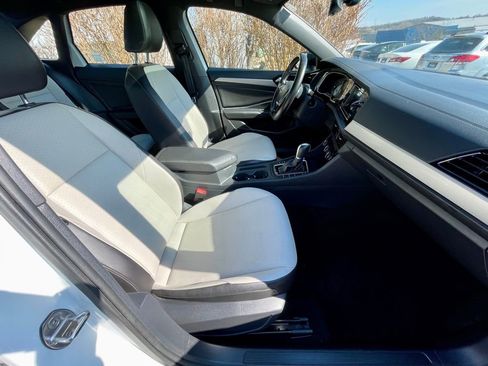 Used 2019 Volkswagen Jetta R-Line w/ R-Line Cold Weather Package image 13