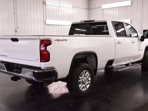 Used 2023 Chevrolet Silverado 3500 LT image 8