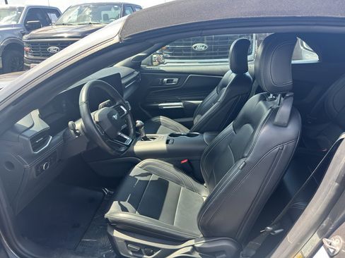 Used 2025 Ford Mustang Premium RWD image 7