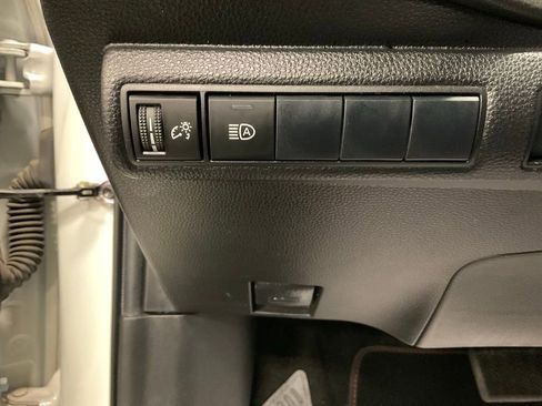 Used 2020 Toyota Corolla LE image 13