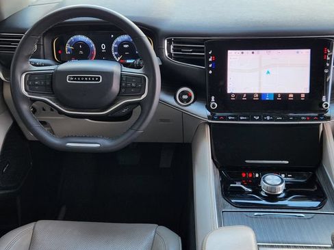 Certified 2024 Jeep Wagoneer Series II AWD/4WD image 25