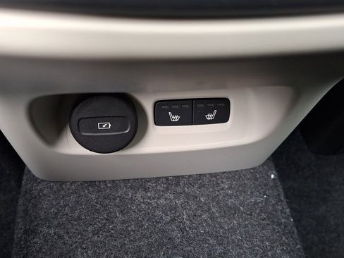 New 2026 Volvo XC40 B5 Plus w/ Climate Package image 6