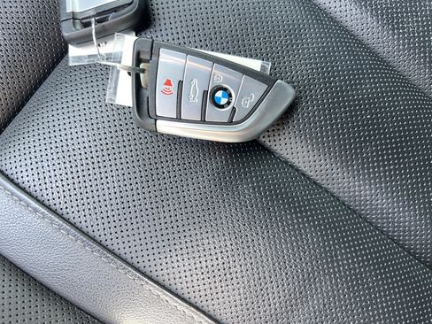 Used 2021 BMW X5 xDrive40i w/ M Sport Package AWD/4WD image 36