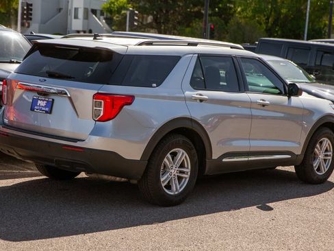 Used 2023 Ford Explorer XLT RWD image 5