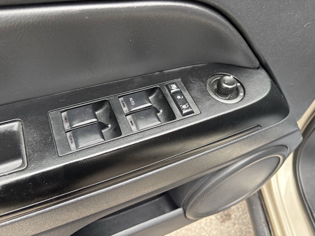 Used 2010 Jeep Compass Sport AWD/4WD image 5