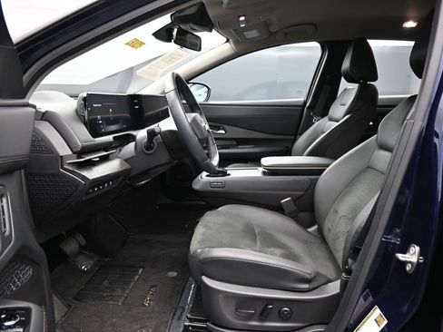 Used 2024 Nissan Ariya AWD image 9