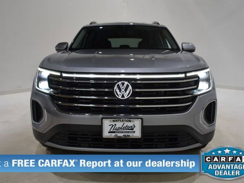 Used 2025 Volkswagen Atlas SE image 2