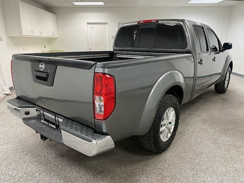 Used 2019 Nissan Frontier SV image 5