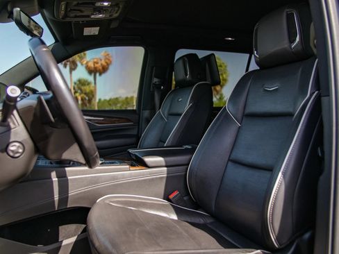 Used 2021 Cadillac Escalade ESV Premium Luxury w/ Driver Assist Tech Package AWD/4WD image 26