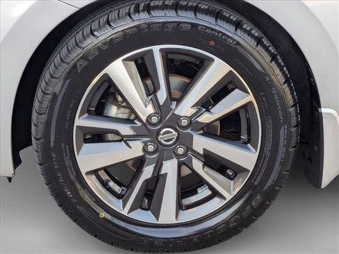 Used 2020 Nissan Versa SV image 23