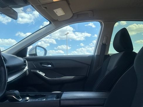 Certified 2025 Nissan Rogue SV FWD image 40