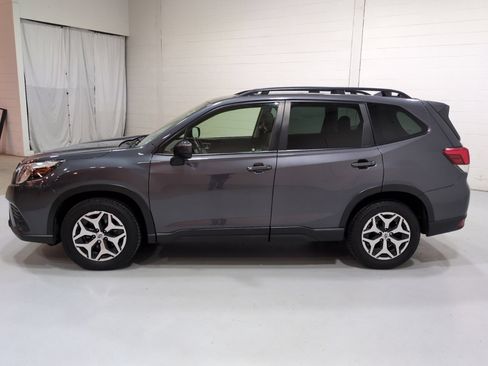 Used 2022 Subaru Forester Premium AWD/4WD image 6