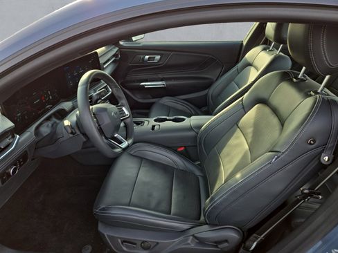 Certified 2025 Ford Mustang Premium image 11