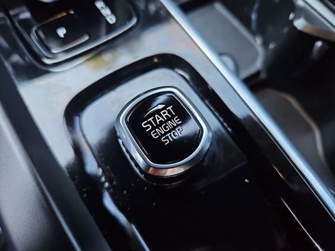 Used 2023 Volvo S60 B5 Plus image 20