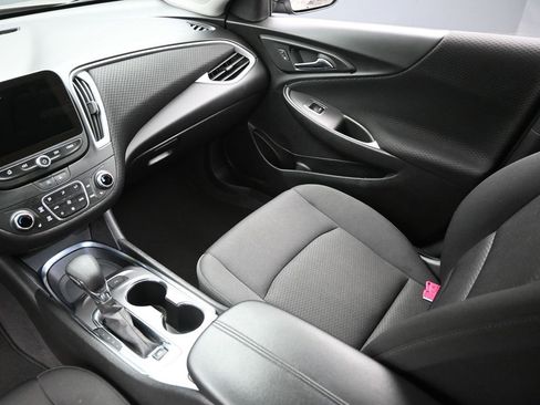 Certified 2024 Chevrolet Malibu LT image 12