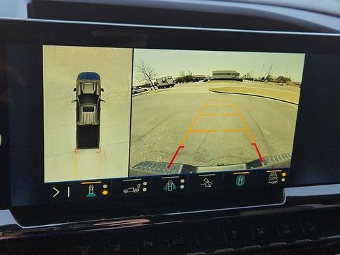 Certified 2025 Chevrolet Silverado 2500 ZR2 w/ Technology Package image 18